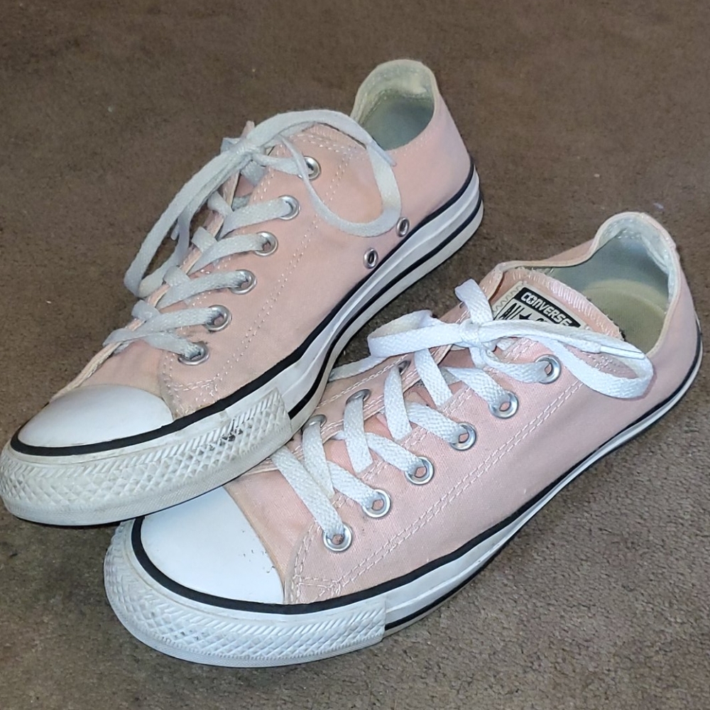 Converse pink low-rise sneakers